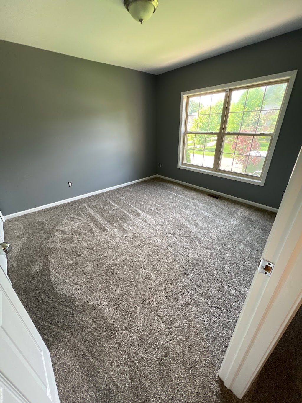 H & T Carpet Floors | 1938 Whittaker Rd, Ypsilanti, MI 48197 | Phone: (734) 484-9962