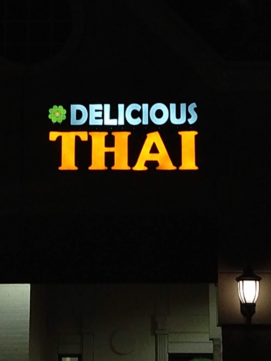Delicious Thai | 3615 W Maple Rd, Bloomfield Hills, MI 48301, USA | Phone: (248) 385-1371
