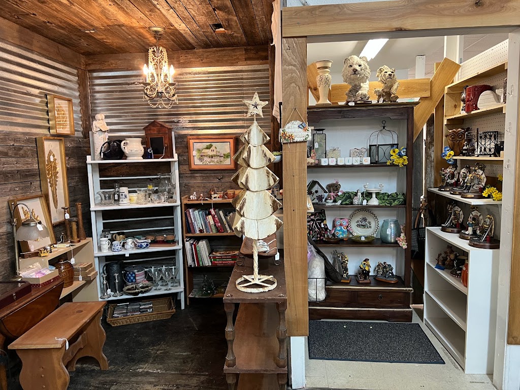 Lone star antique and craft mall | 102 Manor Dr, Azle, TX 76020, USA | Phone: (817) 683-9046