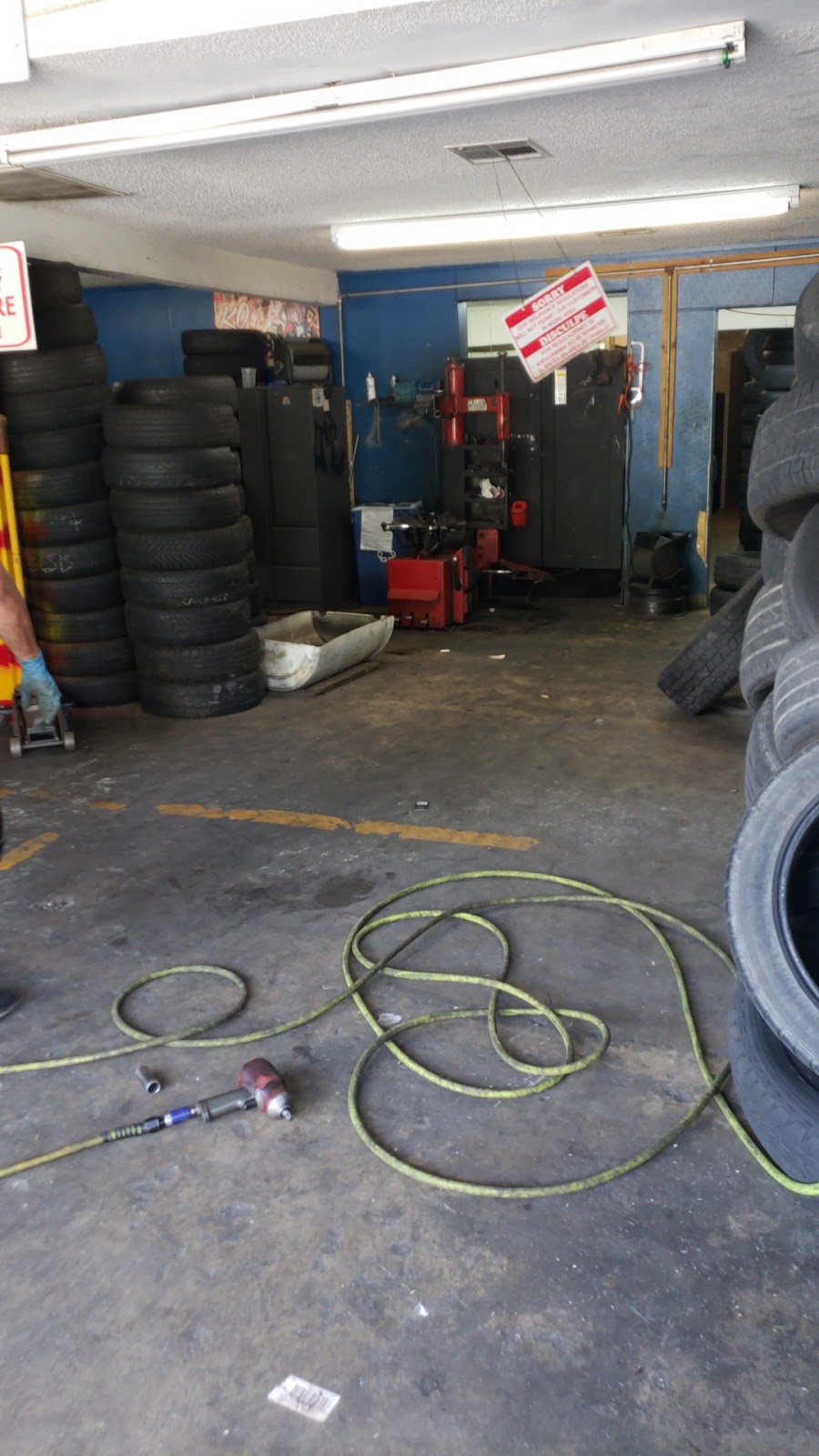 Discount Tire Shop | 3121 Loyola Dr Ste A, Kenner, LA 70065, USA | Phone: (504) 466-2564