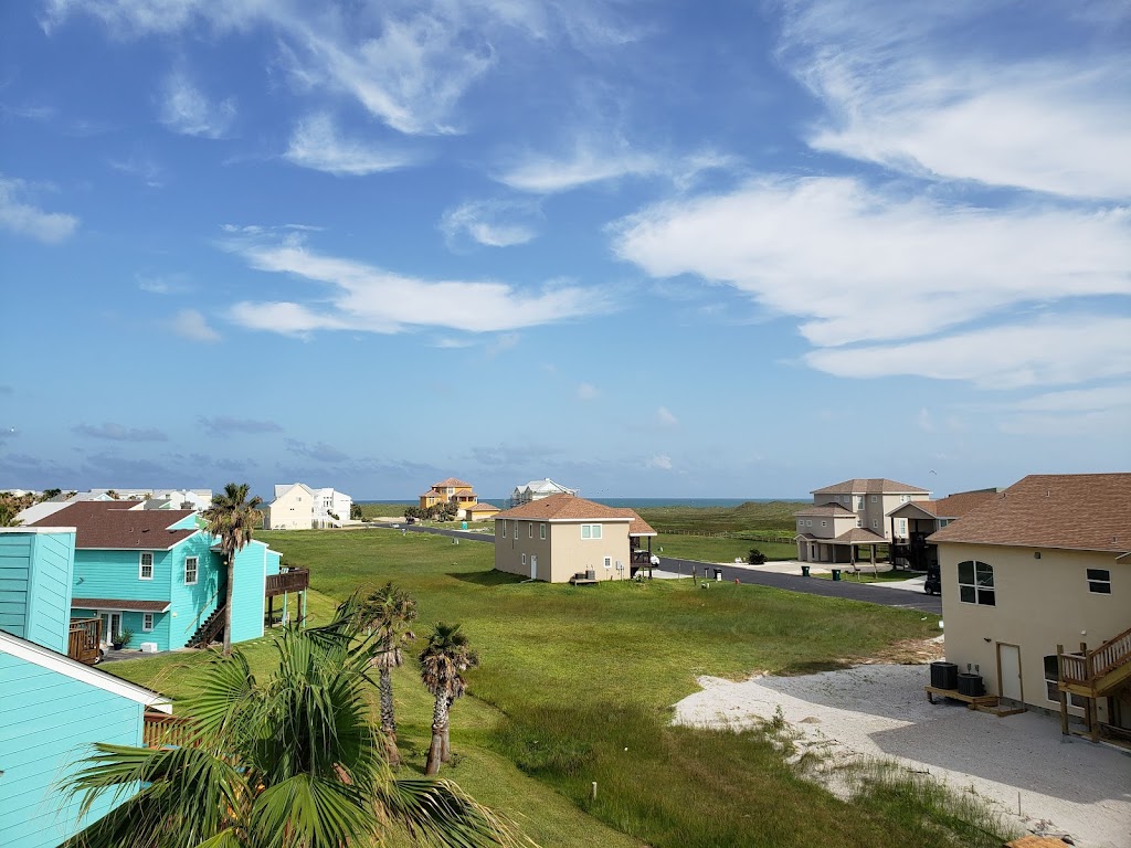 Lost Colony Beach Houses | 6877 TX-361, Port Aransas, TX 78373, USA | Phone: (361) 749-6266