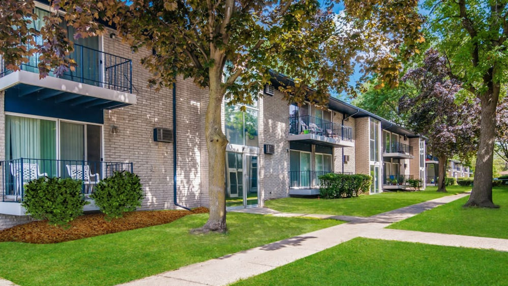 The Pointe at Cherry Hill | 332 S Hubbard Ct, Westland, MI 48186, USA | Phone: (734) 589-1746