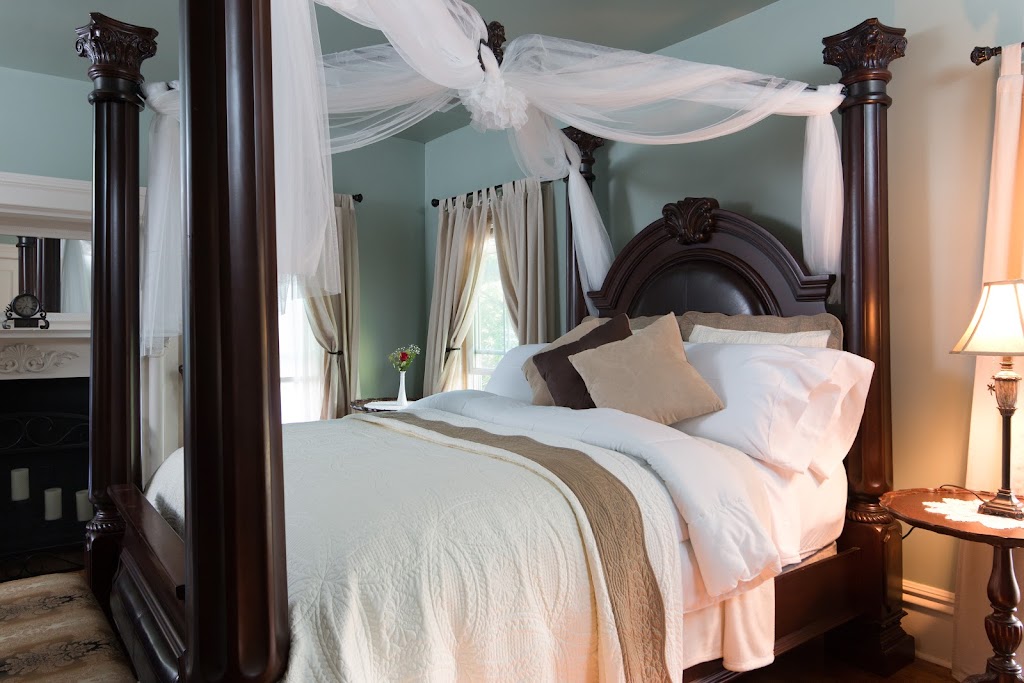 The Greenleaf Mansion Bed and Breakfast | 247 S Main St, Onsted, MI 49265, USA | Phone: (517) 467-6620