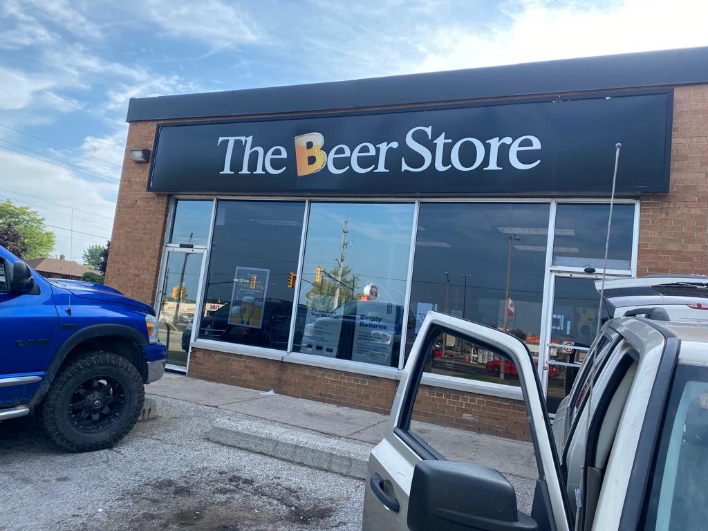 Beer Store 3291 | 255 Erie St S, Leamington, ON N8H 3C1, Canada | Phone: (519) 326-6156