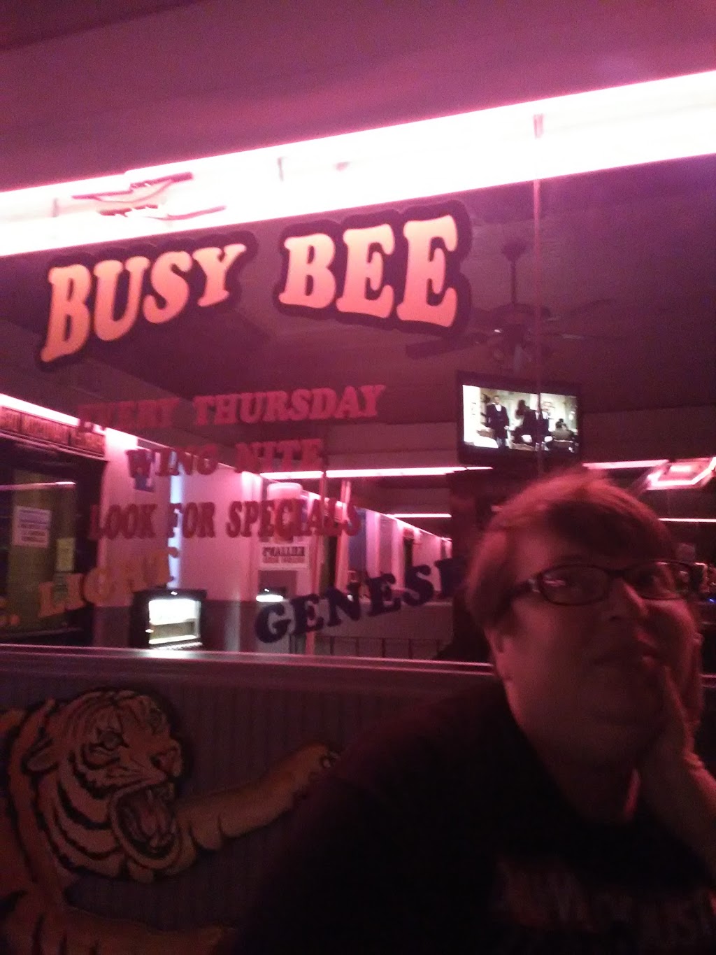 Busy Bee Tavern & Restaurant | 333 Main St, Wellsville, OH 43968, USA | Phone: (330) 532-4445