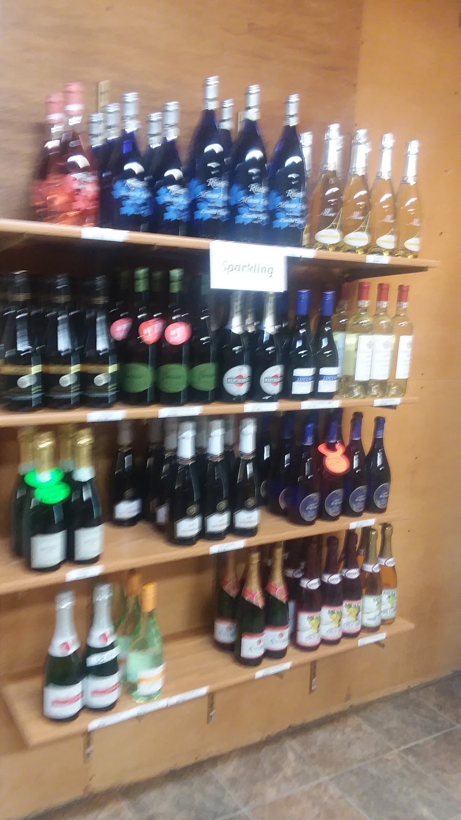 Village discount liquor | 469 W Main St, Ellsworth, WI 54011, USA | Phone: (715) 941-5044