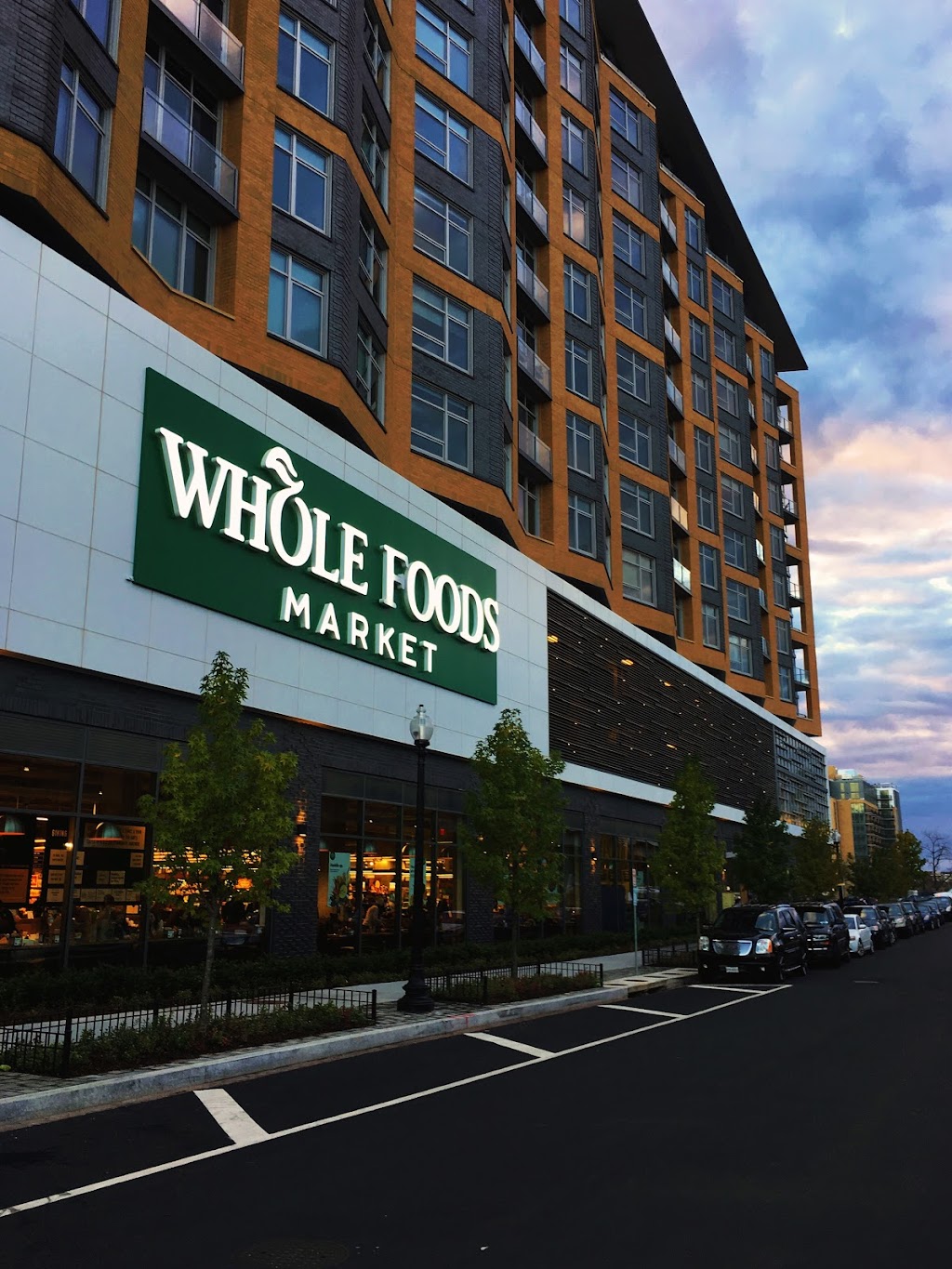 Whole Foods Market | 101 H St SE, Washington, DC 20003, USA | Phone: (202) 469-7280