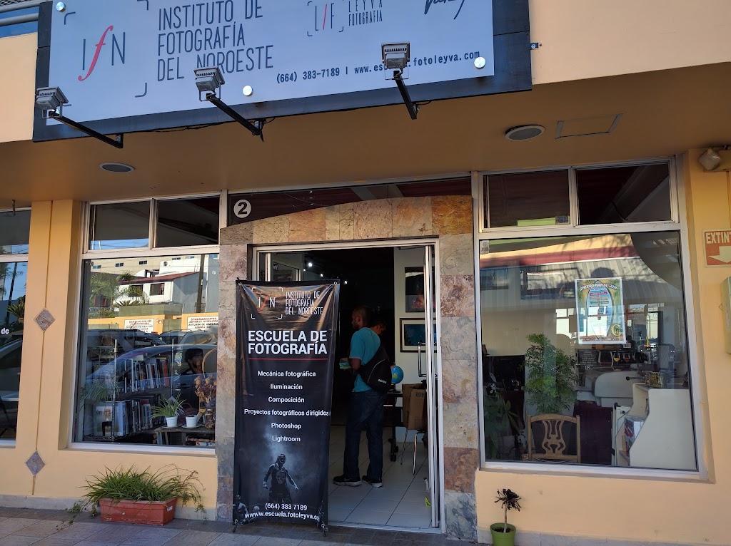 Instituto de Fotografia del Noroeste | Calz. del Mar 38, Mexicali, 22710 Rosarito, B.C., Mexico | Phone: 661 106 1903