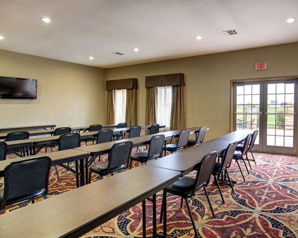 Comfort Inn & Suites | 400 Village Park Dr, Alvarado, TX 76009, USA | Phone: (817) 409-3798