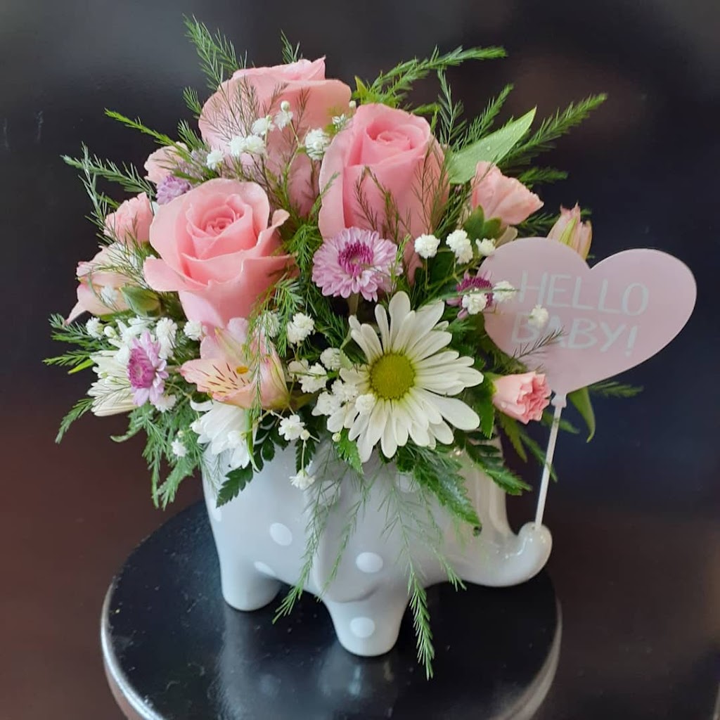 Gloucester Florist | 2336 York Crossing Dr, Hayes, VA 23072, USA | Phone: (804) 642-4555