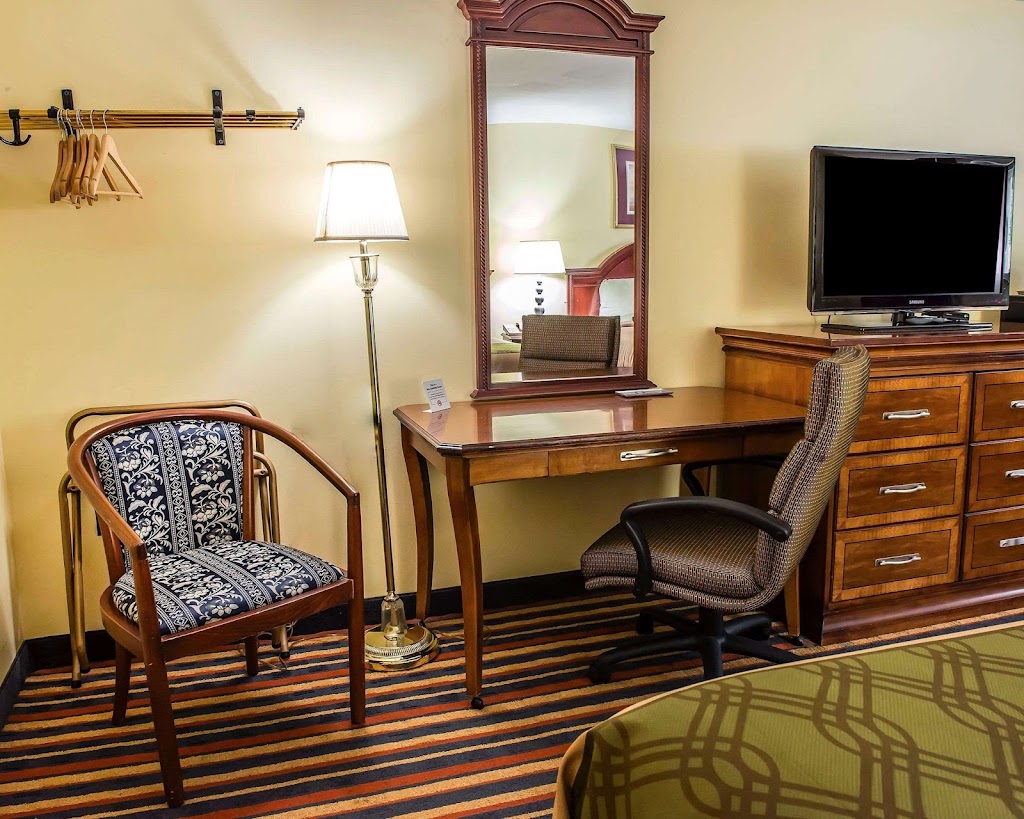 Econo Lodge Jefferson Hills Hwy 51 | 1303 Clairton Blvd, Jefferson Hills, PA 15025, USA | Phone: (412) 384-5811