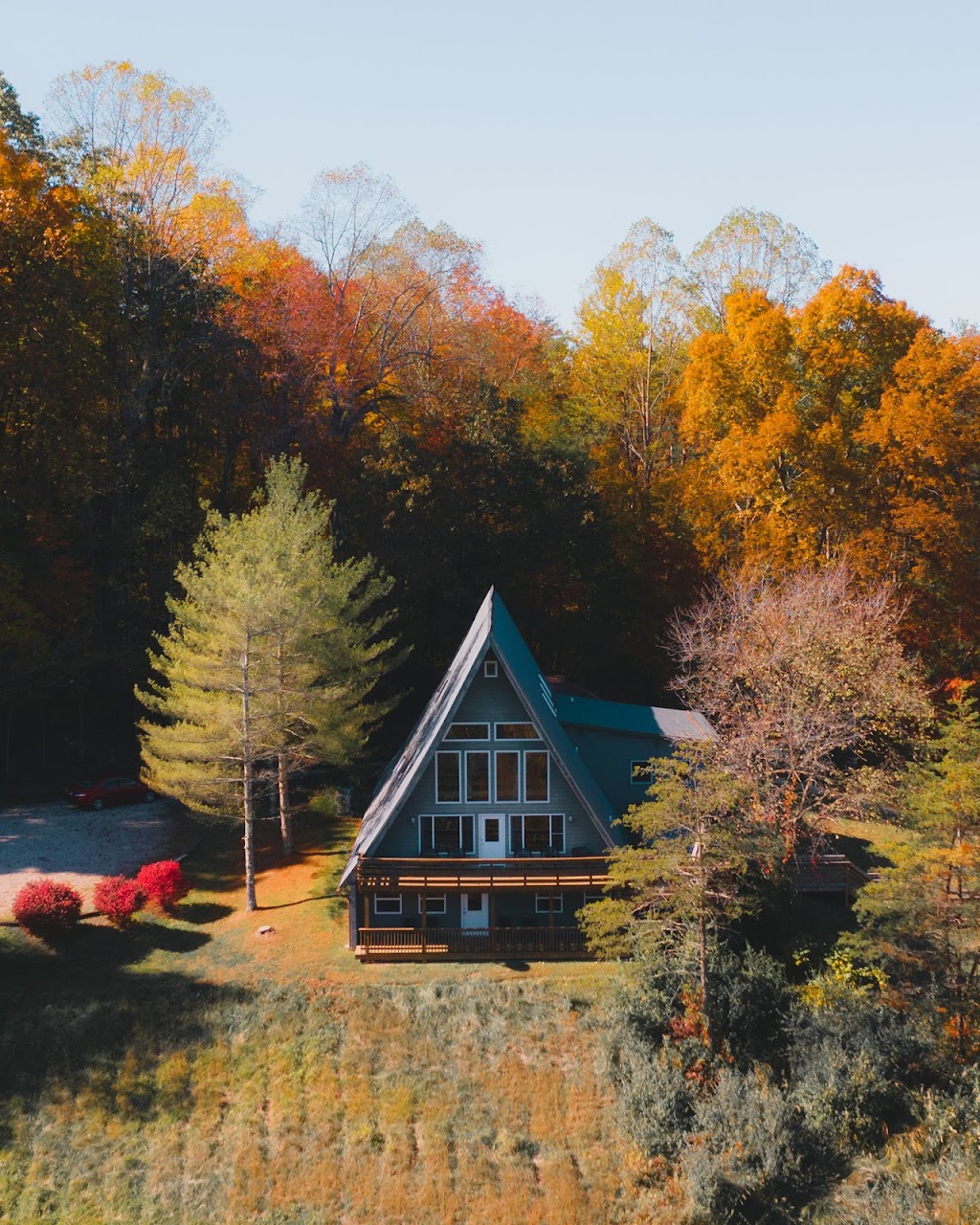 Chalets in Hocking Hills | 18905 OH-664, Logan, OH 43138, USA | Phone: (740) 385-6517