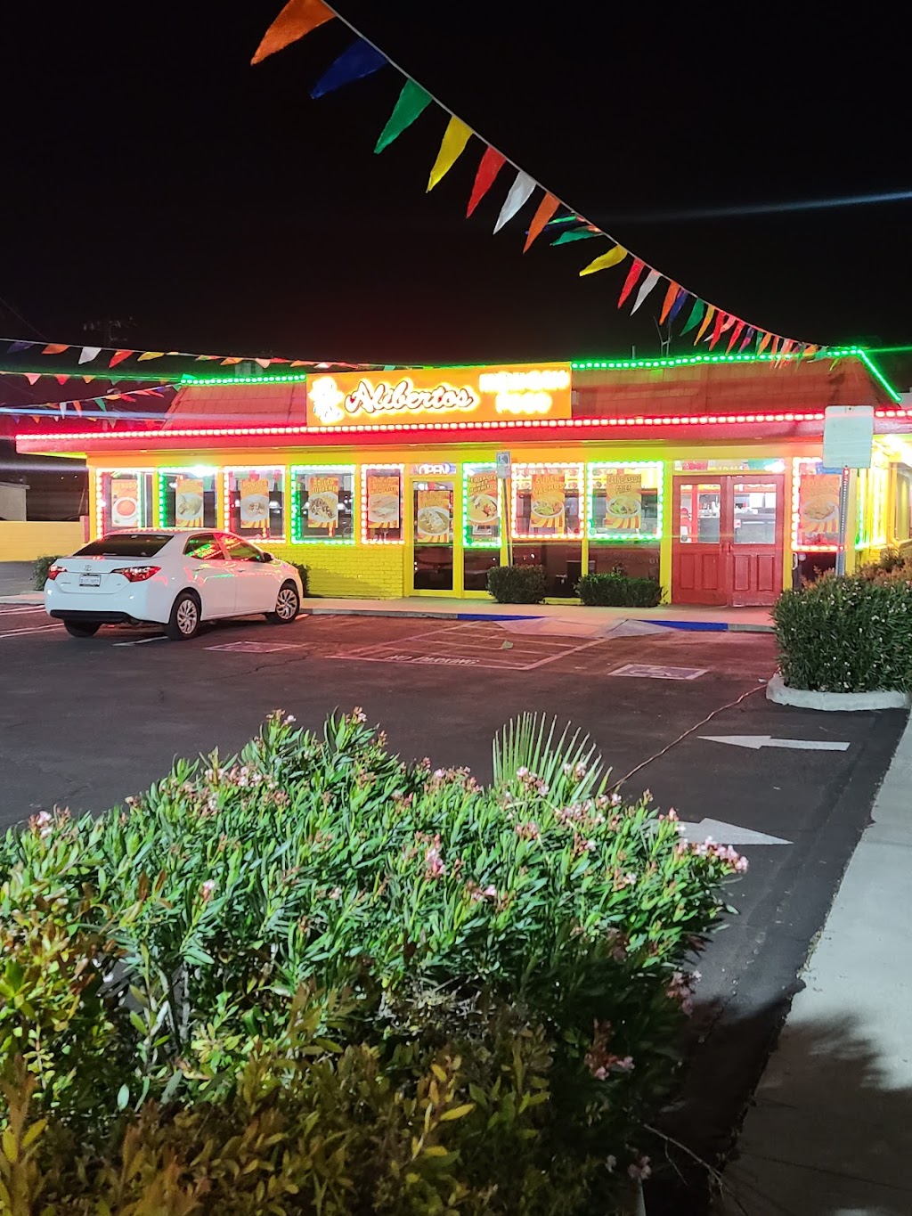 Alibertos Jr Mexican Food | 6490 Magnolia Ave, Riverside, CA 92506, USA | Phone: (951) 224-9433