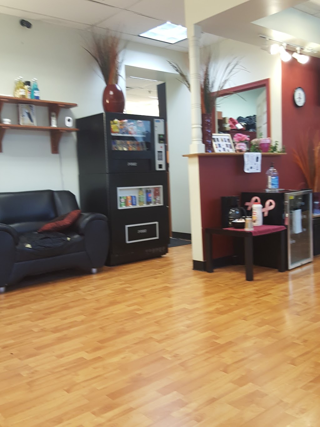 Freemans Barber Shop and Beauty | 11110 Mall Cir, Waldorf, MD 20603, USA | Phone: (301) 705-7123
