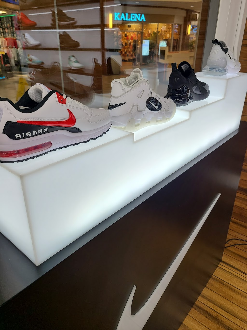 Shoe Palace | 98 - 1005 Moanalua Rd SUITE 2309 Suite 2309, Aiea, HI 96701, USA | Phone: (808) 457-1212