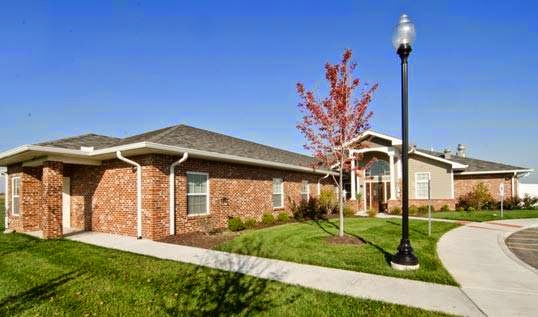 Parkway Gardens Senior Living | 379 Fountains Pkwy, Fairview Heights, IL 62208, USA | Phone: (618) 589-8773