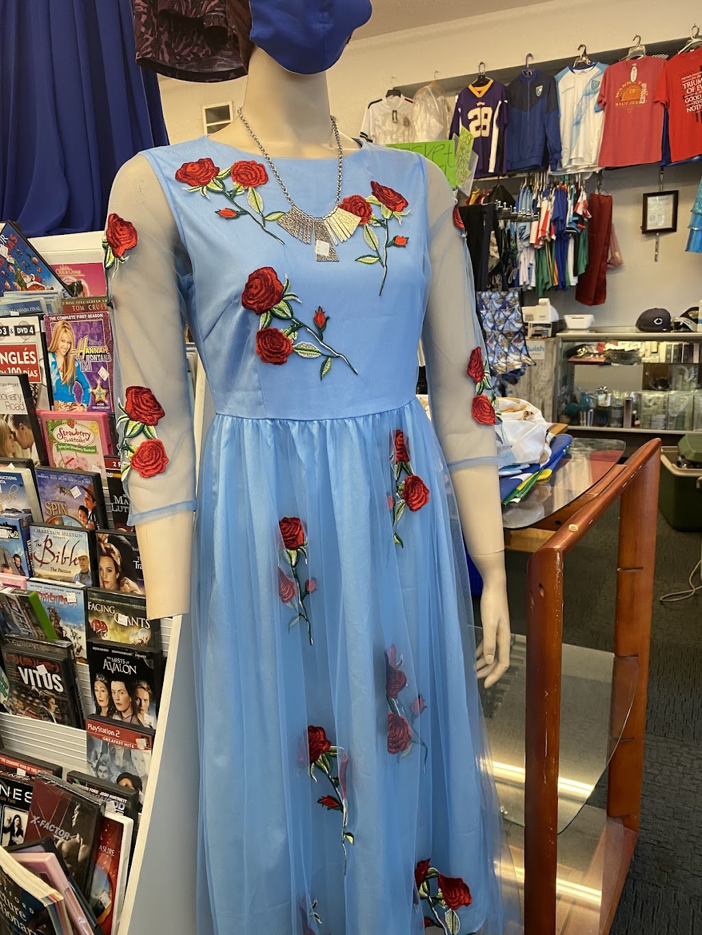 Huinils Thrift Store & Tailoring | 1984 Stillwater Ave E, St Paul, MN 55119, USA | Phone: (651) 330-2440 Huinils Thrift Store & Tailoring | 1984 Stillwater Ave E, St Paul, MN 55119, USA | Phone: (651) 330-2440