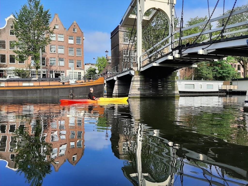Kayak in Amsterdam | Leidsekade 4, 1016 GW Amsterdam, Netherlands | Phone: 06 44488911
