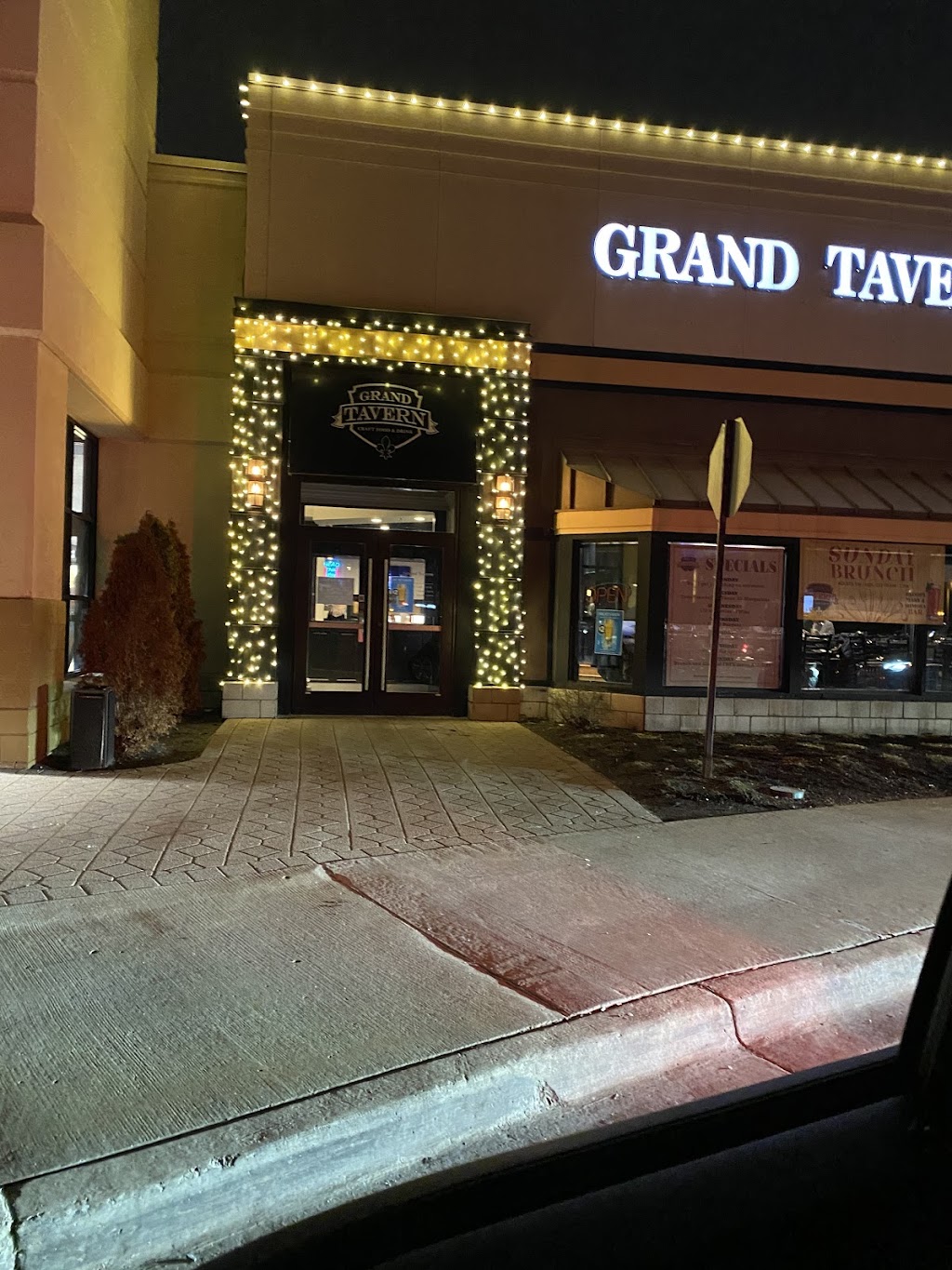 Zoros Christmas Lights | 17492 Park St, Livonia, MI 48152, USA | Phone: (248) 408-6393