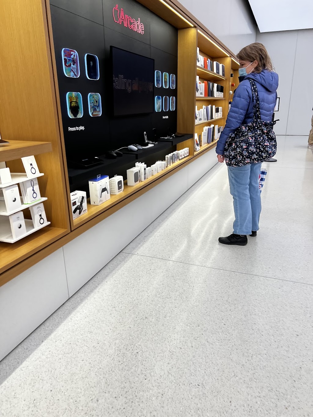 Apple Bridgewater | 400 Commons Way, Bridgewater, NJ 08807, USA | Phone: (908) 547-3800