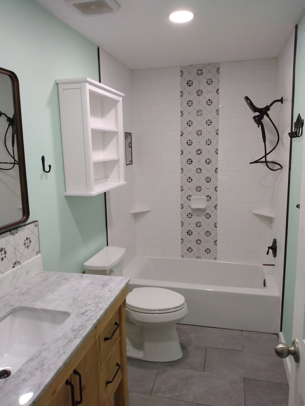 Bradenton Bathroom Remodels | 3818 41st Ave W, Bradenton, FL 34205, USA | Phone: (941) 269-1044