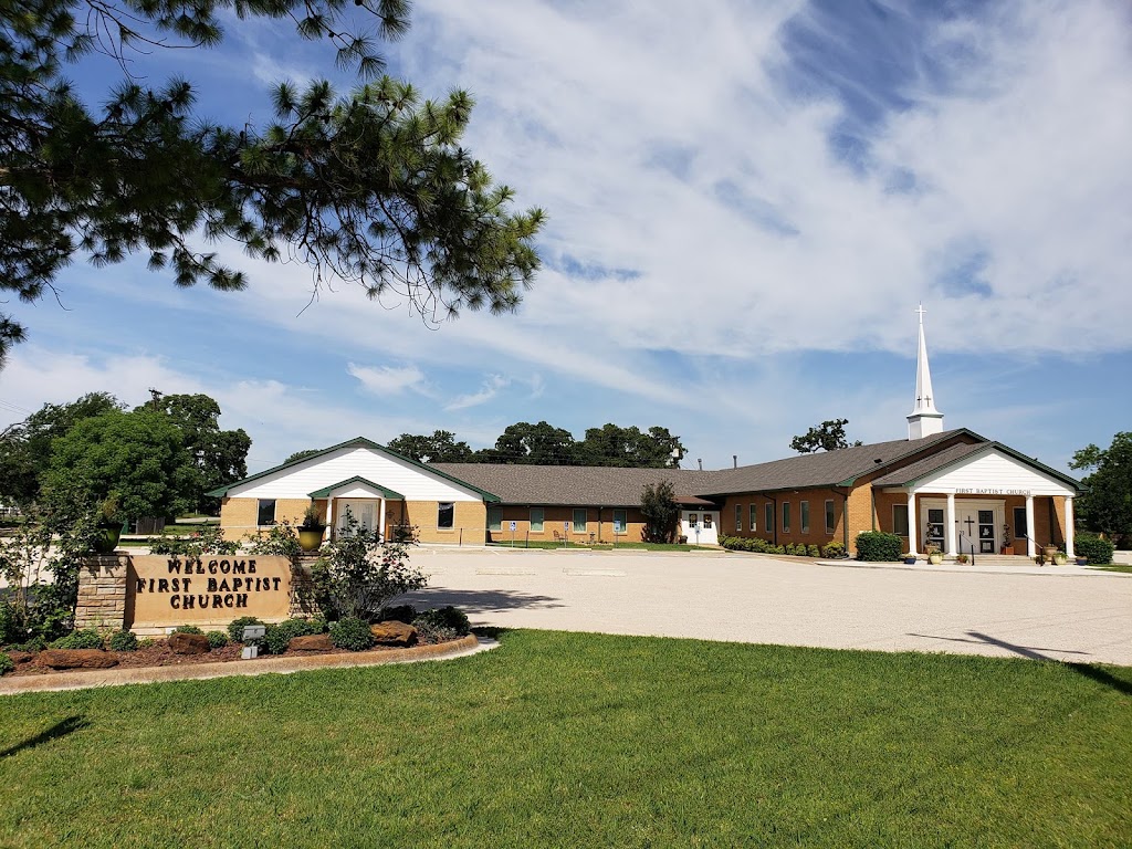 First Baptist Church Lake Dallas | 307 S Lake Dallas Dr, Lake Dallas, TX 75065, USA | Phone: (940) 497-1795