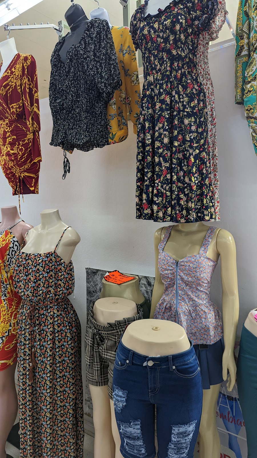Noemis Clothing | Inside La Favorita Market, 1950 N Texas St, Fairfield, CA 94533, USA | Phone: (707) 791-9809