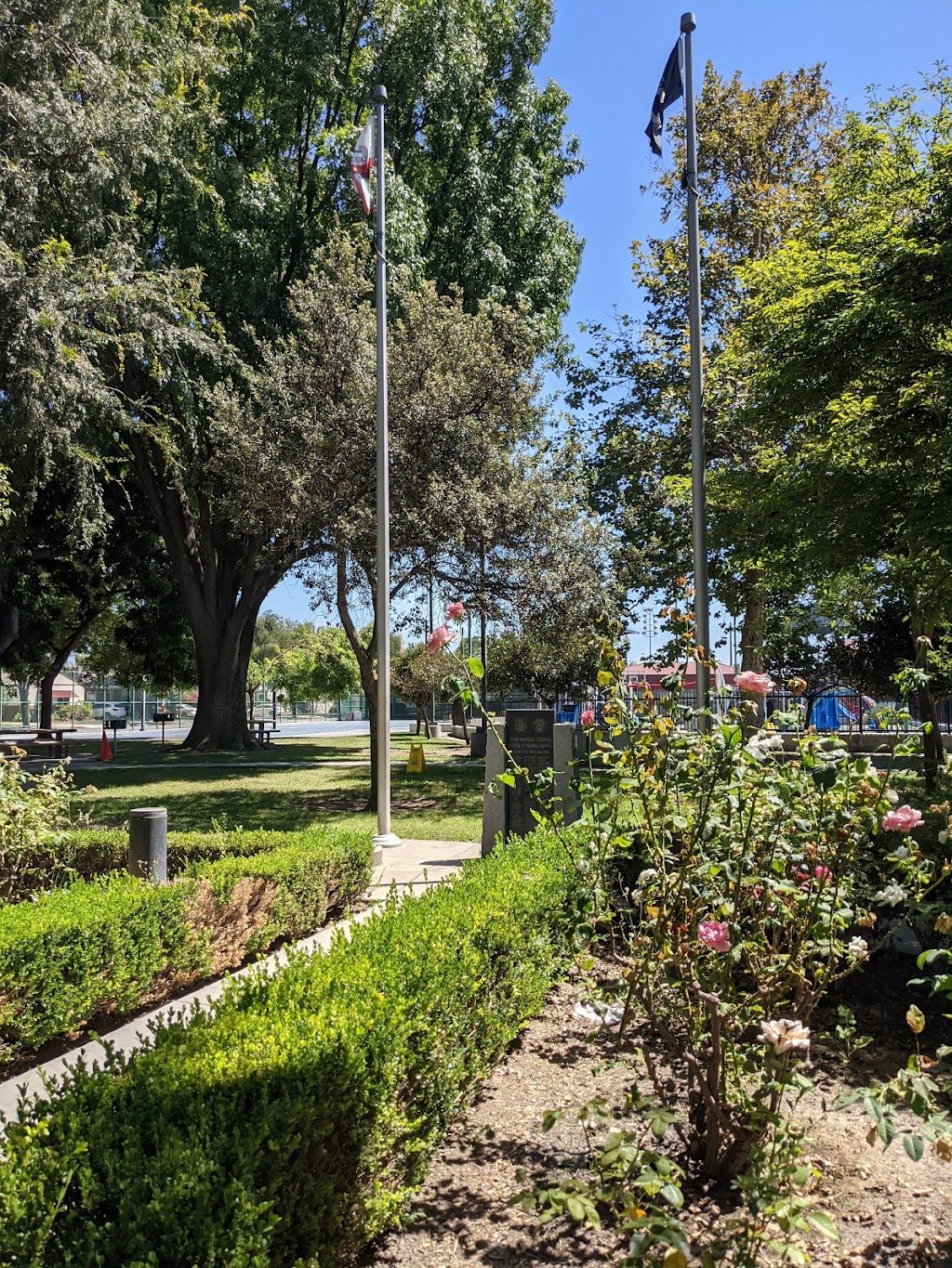 Veterans’ Memorial Park | 6500 Wilcox Ave, Bell, CA 90201, USA | Phone: (323) 923-2664
