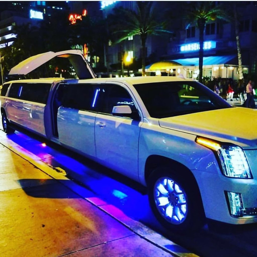 South Beach Boat Party | 250 Biscayne Blvd Way, Miami, FL 33131, USA | Phone: (786) 505-2416