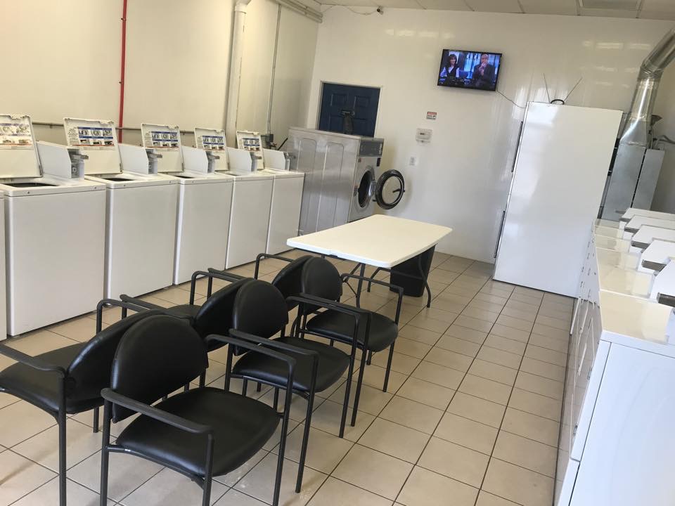 CleanWaves Coin Laundry | 2070 Bypass Rd STE B, Brandenburg, KY 40108, USA | Phone: (270) 945-2665