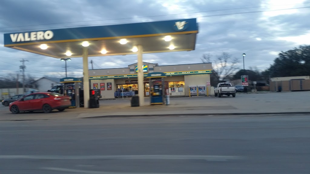 Valero | 1318 2nd St, Pleasanton, TX 78064 | Phone: (210) 345-2000