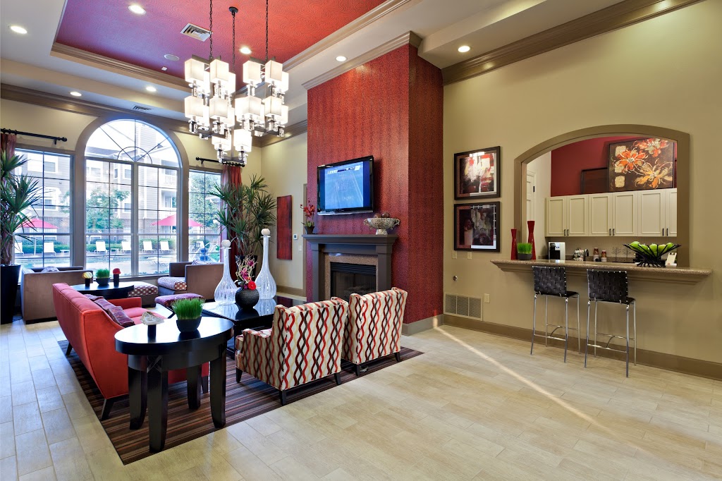 Castle Creek Apartments | 5702 Castle Hill Dr, Indianapolis, IN 46250, USA | Phone: (317) 849-1500