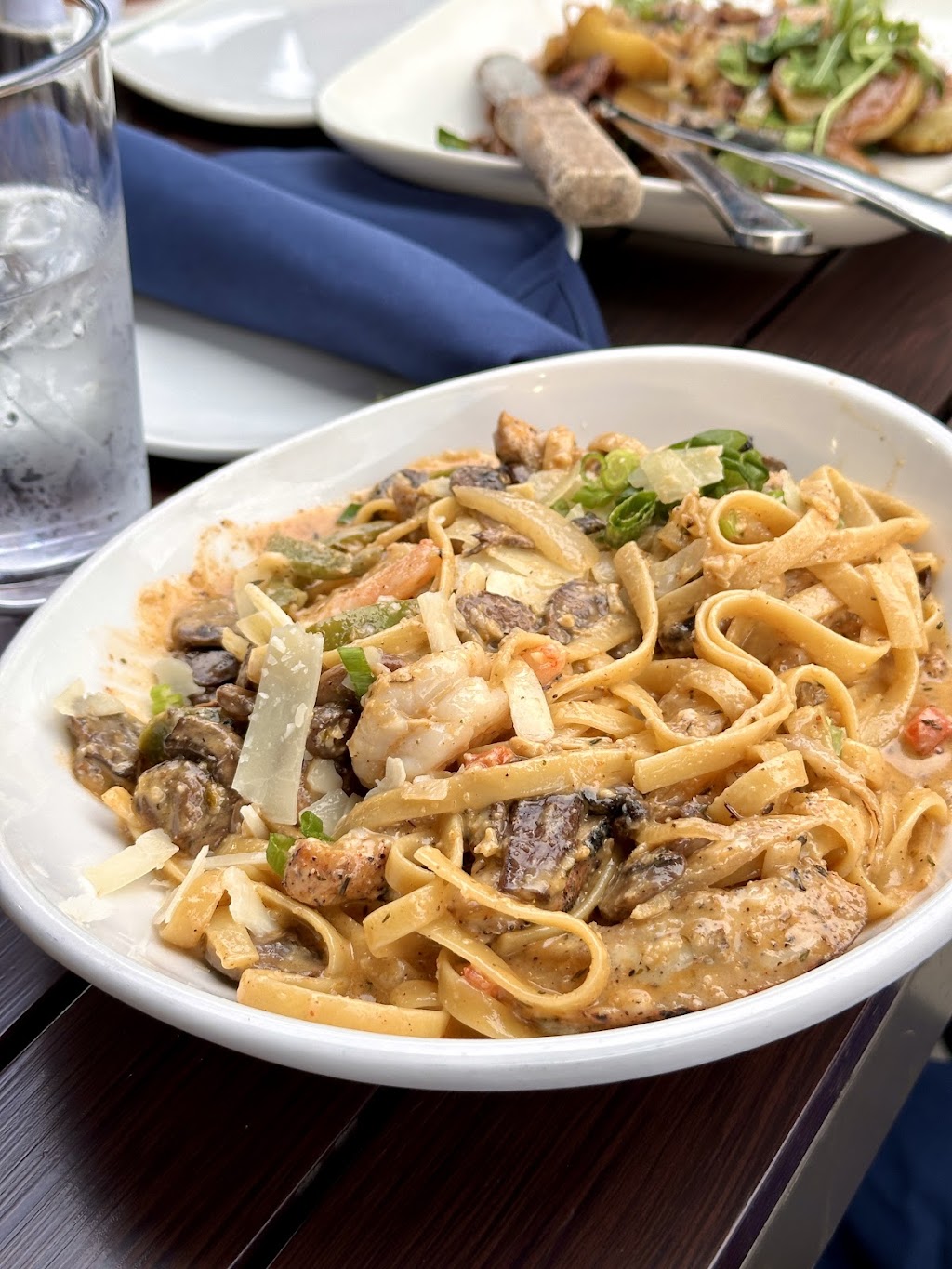 Two60 Kitchen + Bar | 260 Pittman Rd, Fairfield, CA 94534, USA | Phone: (707) 759-2463