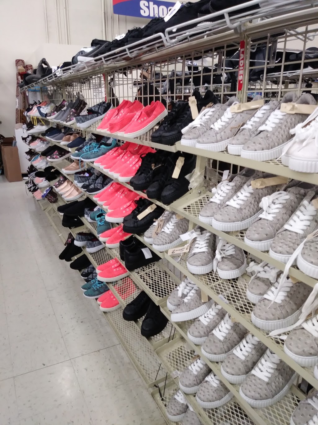 Roses Discount Store | 1300 Hoffman Blvd, West Mifflin, PA 15122, USA | Phone: (412) 461-6423