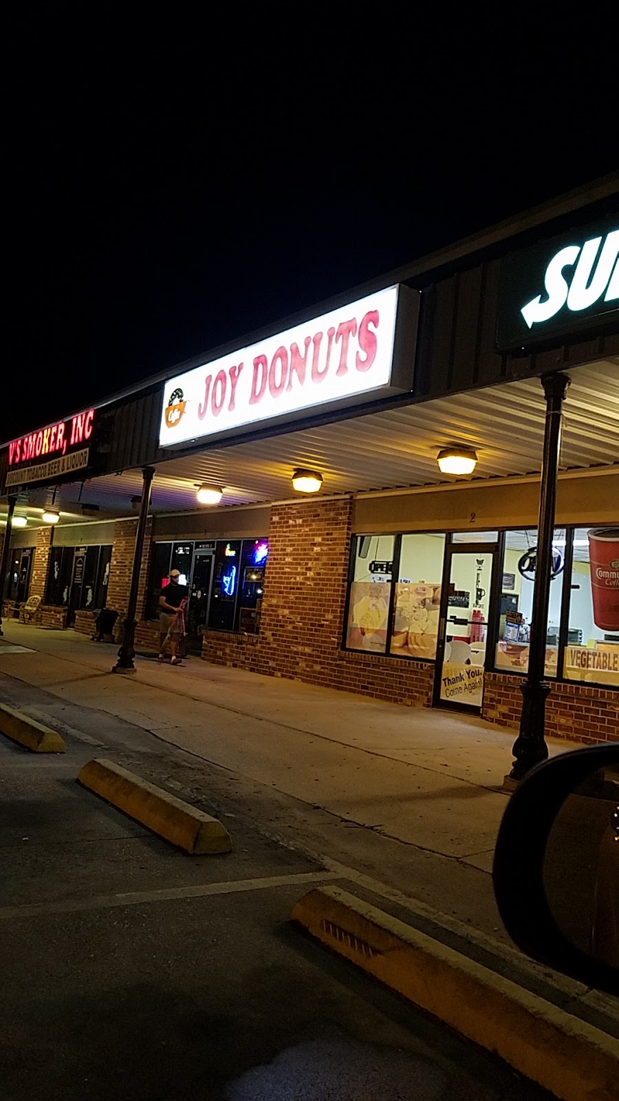 Joy Donuts | 702 N Lobdell Hwy, Port Allen, LA 70767, USA | Phone: (225) 636-5257