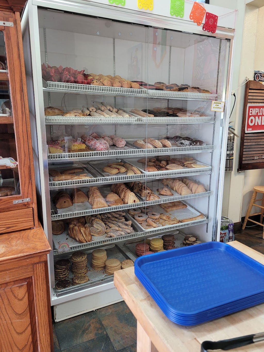 Panaderia El Artesano | 525 E Jefferson Blvd, Dallas, TX 75203, USA | Phone: (214) 946-2566