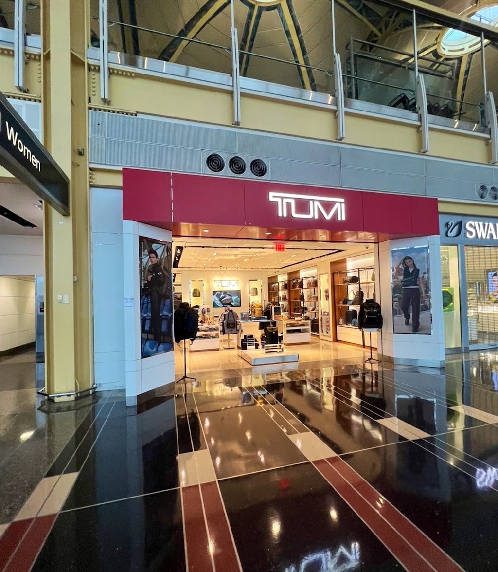 TUMI Store - Ronald Reagan Washington National Airport (DCA) | 1 Aviation Cir, Washington, DC 20001, USA | Phone: (703) 414-0025