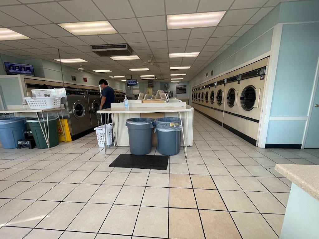 Euless Super Wash Laundry | 117 W Harwood Rd, Euless, TX 76039, USA | Phone: (817) 382-1141