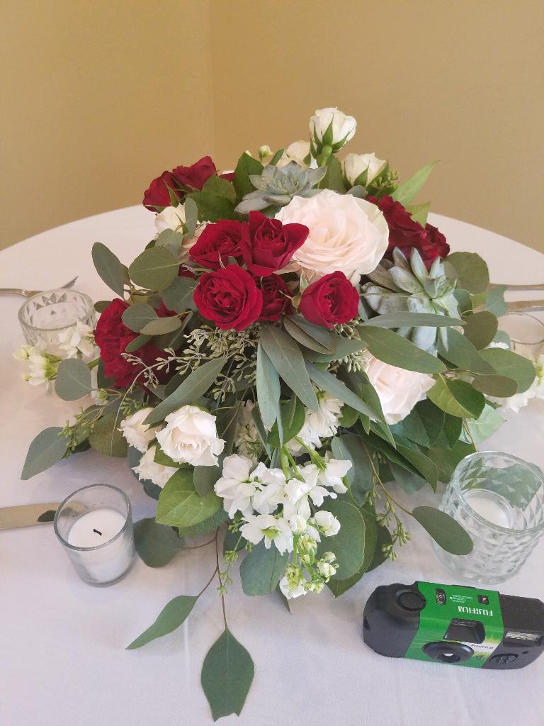 The Plantation Florist | 458 California Ave, Port Allen, LA 70767, USA | Phone: (225) 772-6970