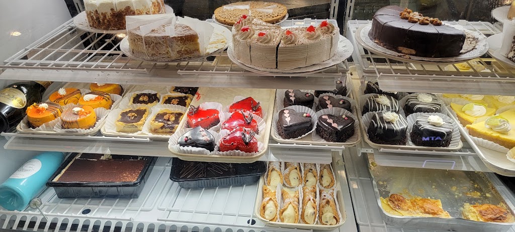 Giorgios Bakery & Bistro | 800 N Ocean Dr, Hollywood, FL 33019, USA | Phone: (954) 929-5550