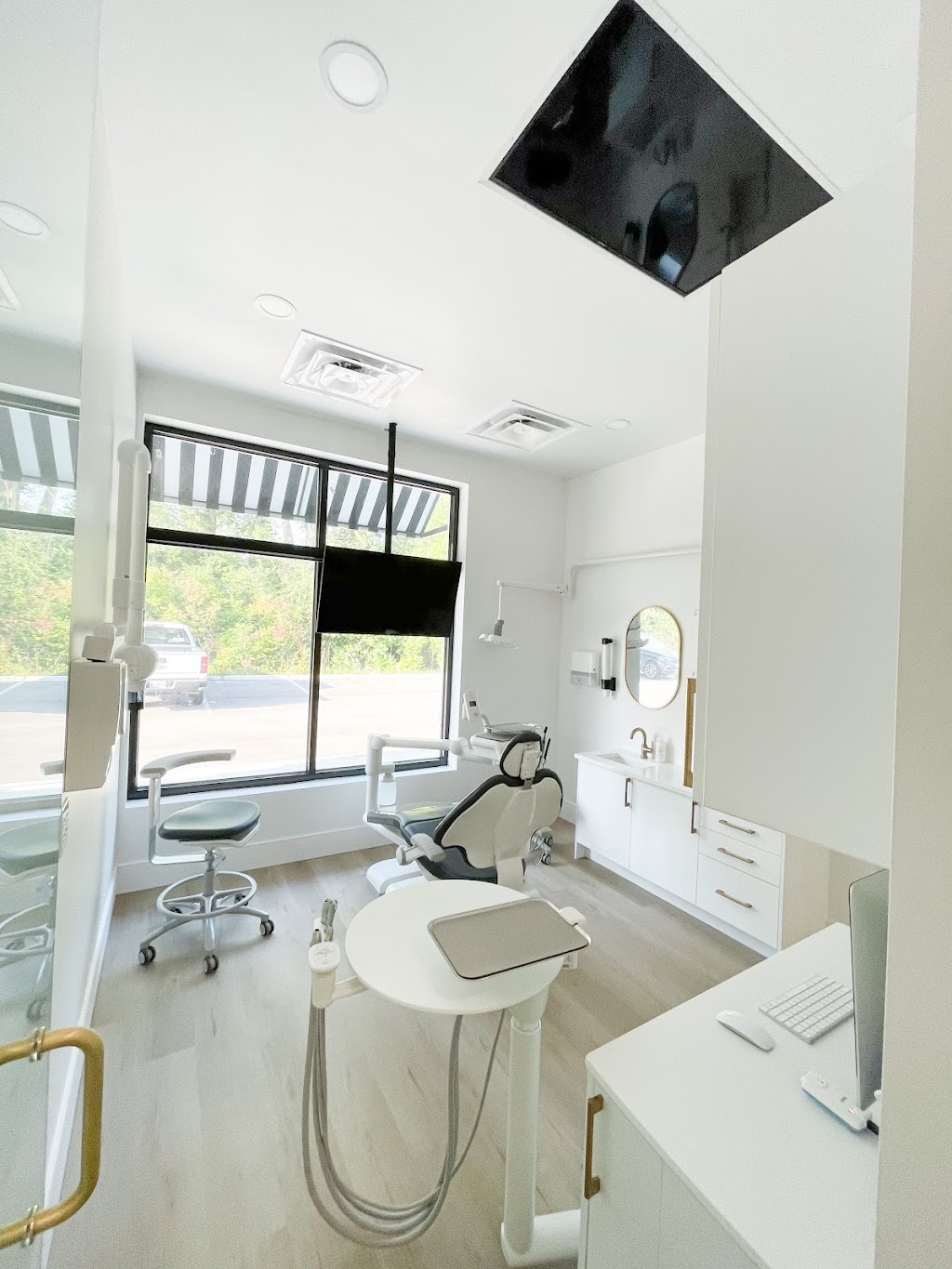 Loft 32 Dentistry - Dr. Elena Kalmantis | 6585 Malden Rd Unit 101, LaSalle, ON N9H 1T5, Canada | Phone: (226) 708-1010