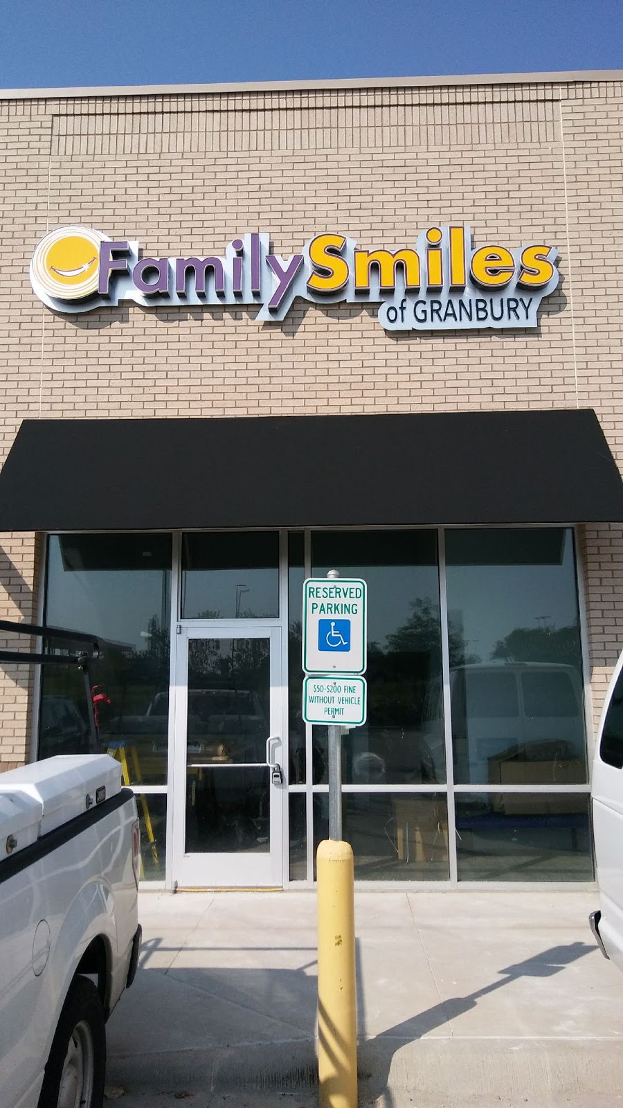 Family Smiles of Granbury | 3710 East US Hwy 377 #114, Granbury, TX 76049, USA | Phone: (817) 573-4600