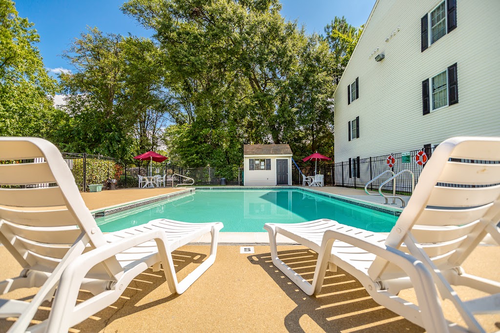 Hampton Creek Apartments | 1612 W Little Creek Rd, Norfolk, VA 23505, USA | Phone: (757) 280-1228