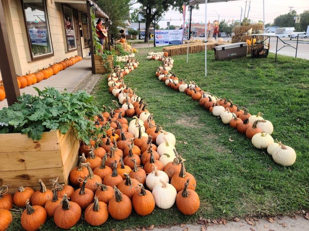 The Local Farmer Farmers Market | 703 E Broad St, Mansfield, TX 76063, USA | Phone: (817) 889-2773