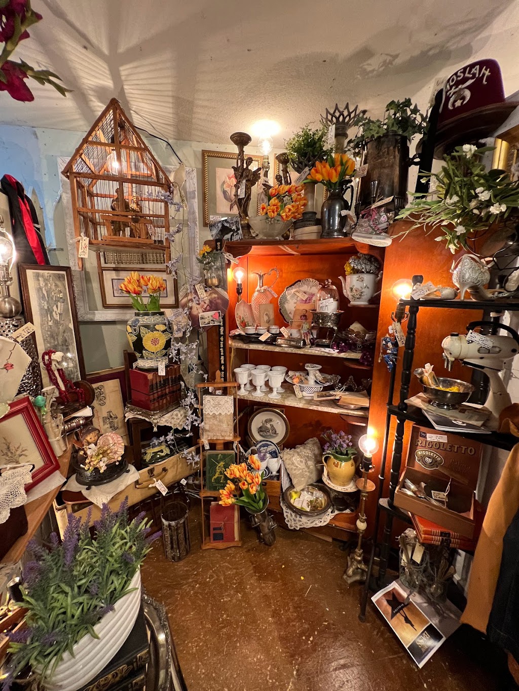 Golightlys Antiques | 5505 Davis Blvd, North Richland Hills, TX 76180, USA | Phone: (817) 656-9780