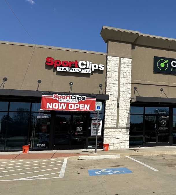 Sport Clips Haircuts of Ennis | 402 I-45, Ennis, TX 75119, USA | Phone: (469) 881-1708