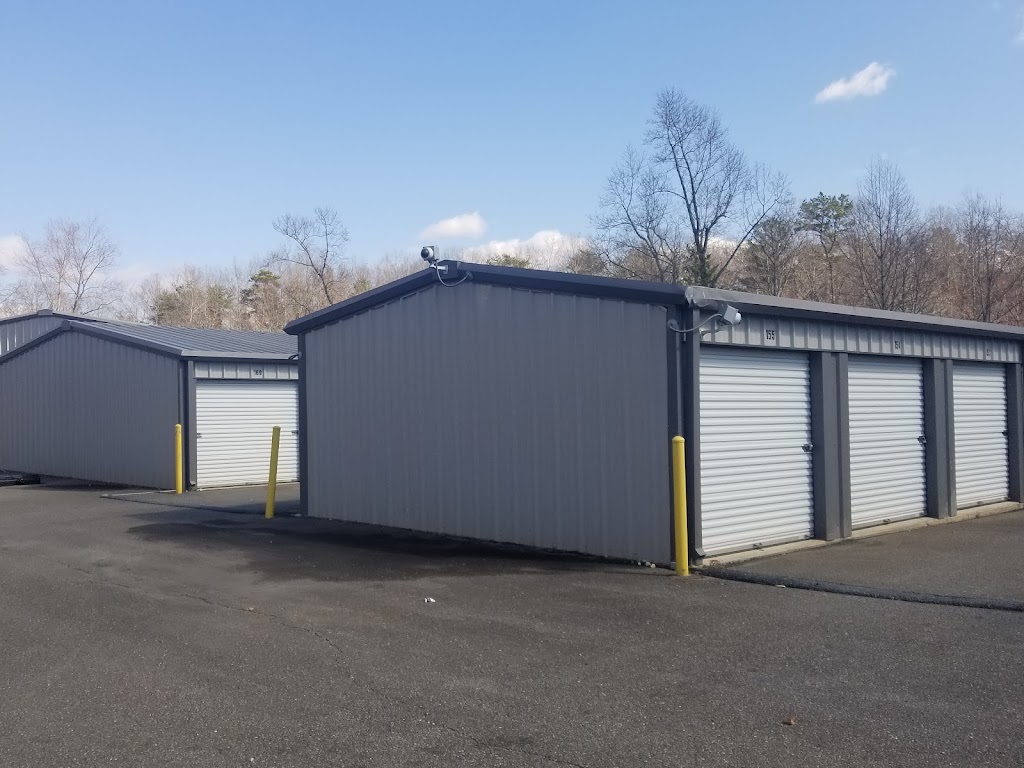 Superior Storage - Dobson | 240 Creekside Dr, Dobson, NC 27017, USA | Phone: (336) 975-5647