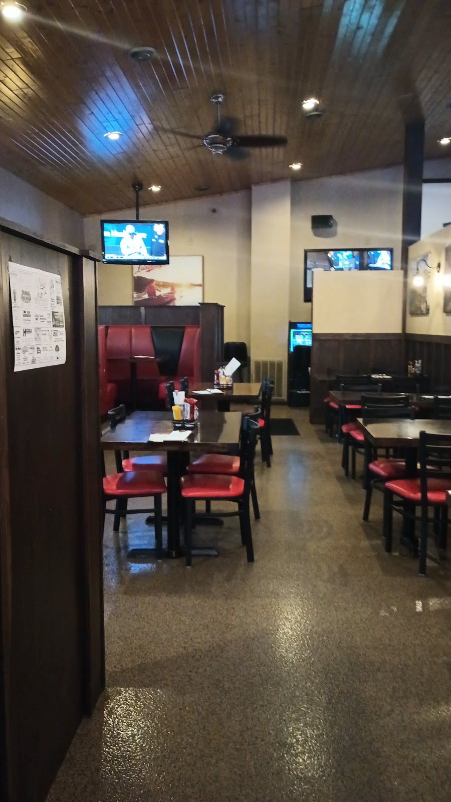 Schuggys American Grill & Taphouse | 1055 Davis St, Hammond, WI 54015, USA | Phone: (715) 796-2319