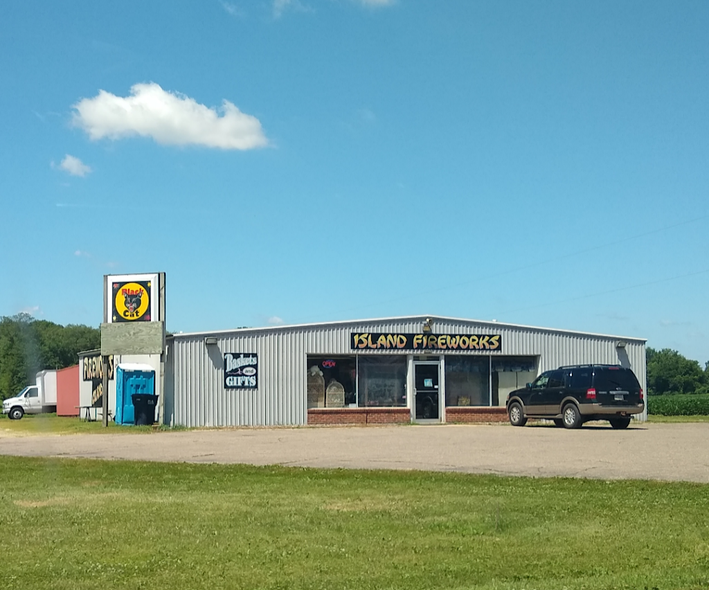 Island Fireworks Company Inc. | N1597 County Rd VV, Hager City, WI 54014 | Phone: (715) 792-5513