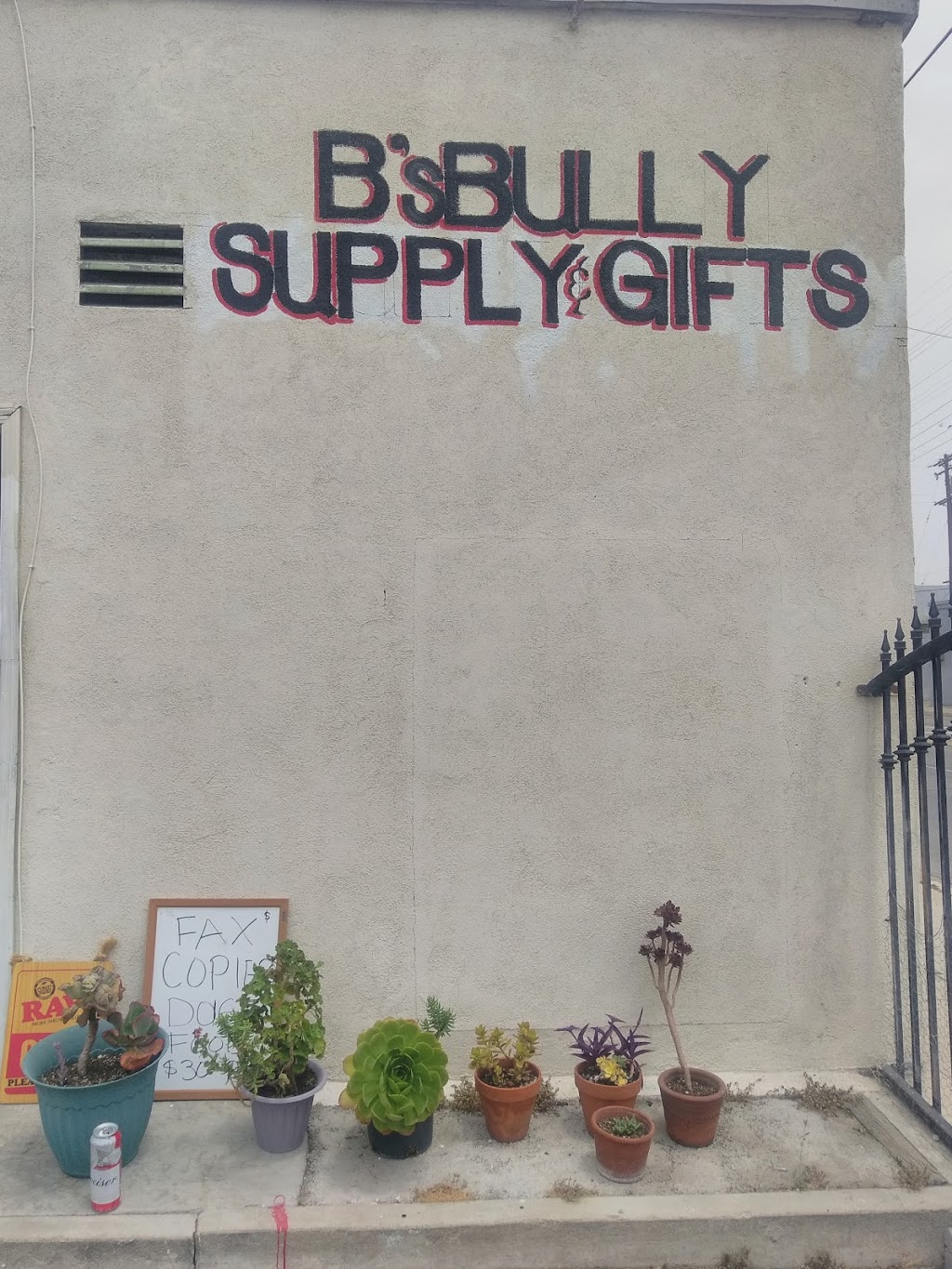 Bs Bully Supply & Gifts | 1040 W Base Line St, San Bernardino, CA 92411, USA | Phone: (909) 534-2861